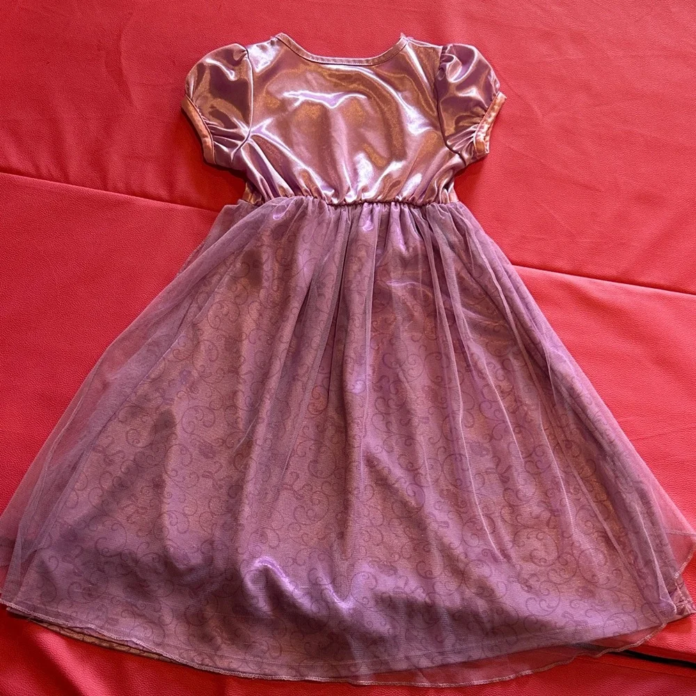 Disney Lavender Rapunzel Dress with Character Design.  Size 5T - Picture 4 of 4